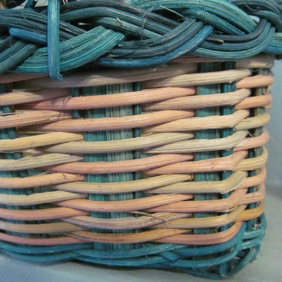 Vintage NWT 80s Dudley's Basket ~ Rattan Woven Wicker w/ Handle ~ Green & Pink - Picture 6 of 14